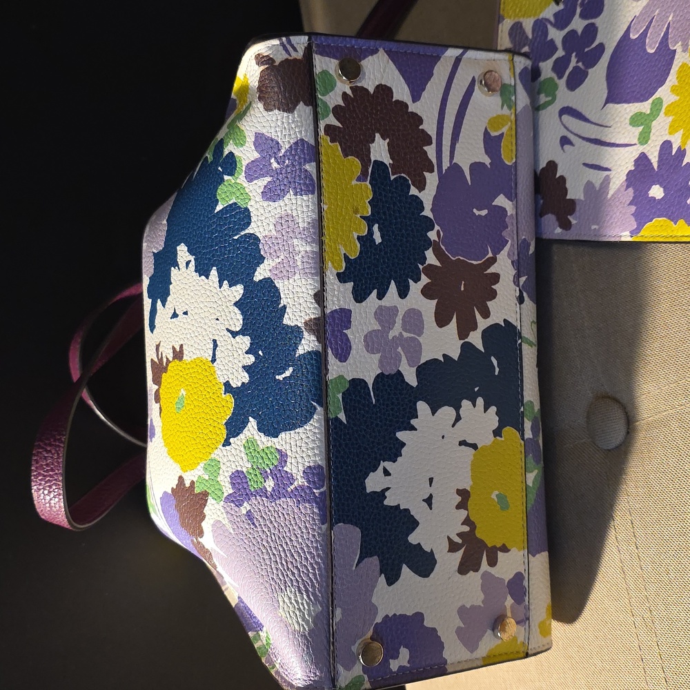 Kate Spade Spring Vibes Floral Tote/Crossbody 2 Pc Set - Picture 6 of 7